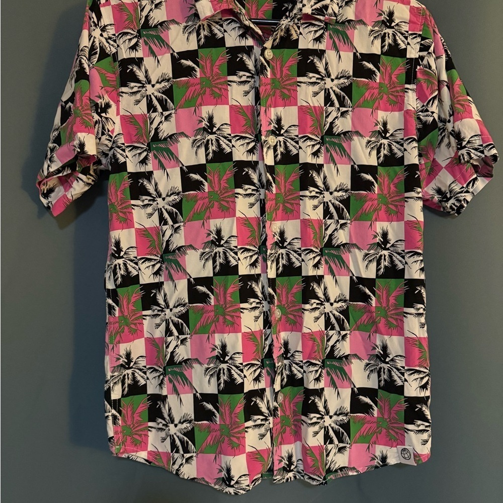 🌺 Free Planet Pink Hawaiian Collared Button-Down Shirt - Boys XL (14/16) 🌺 - Picture 1 of 3